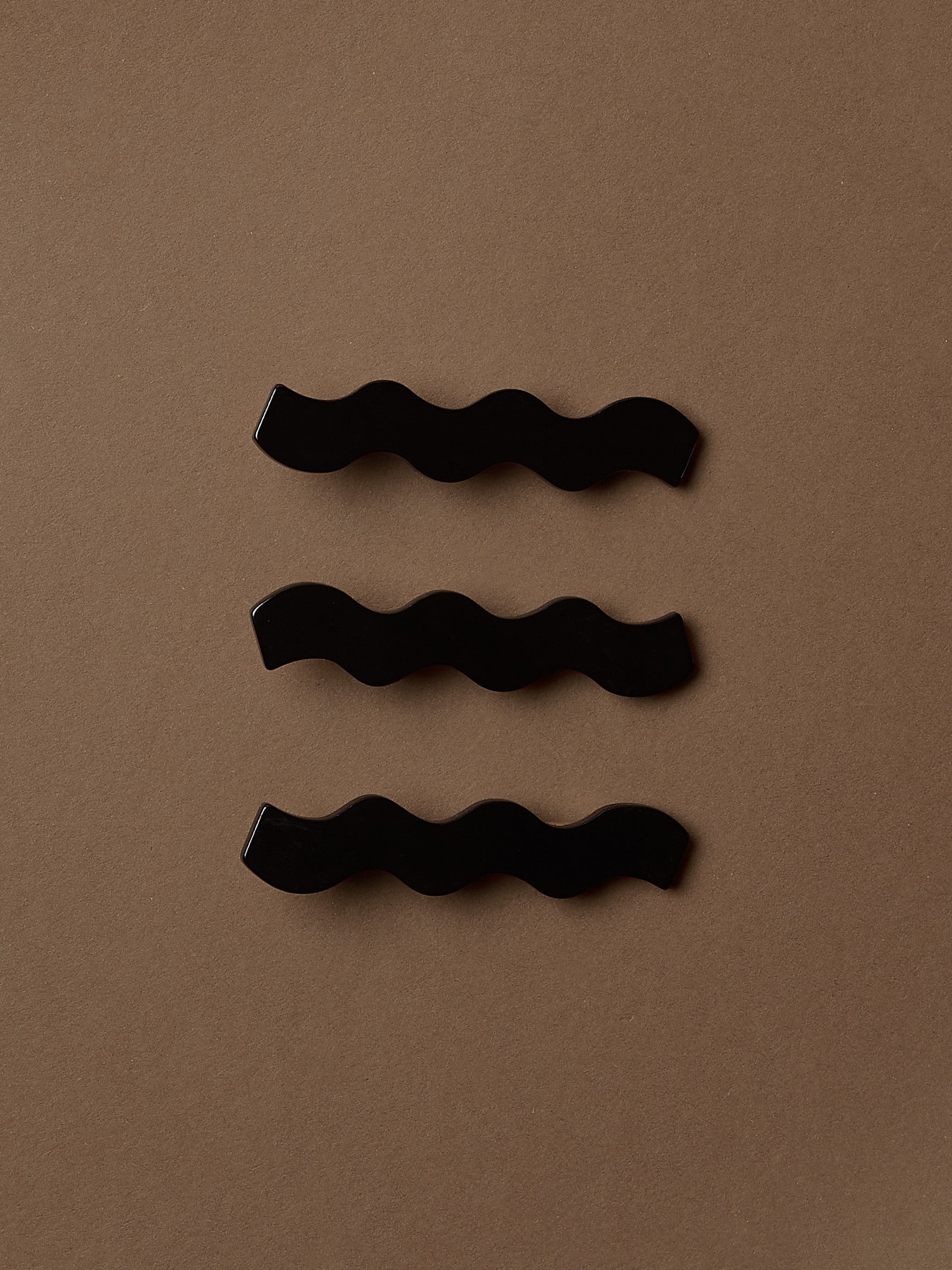 Black Wave Hair Clip Set
